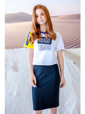 Комплект: футболка укороченная и юбка прилегающего силуэта
