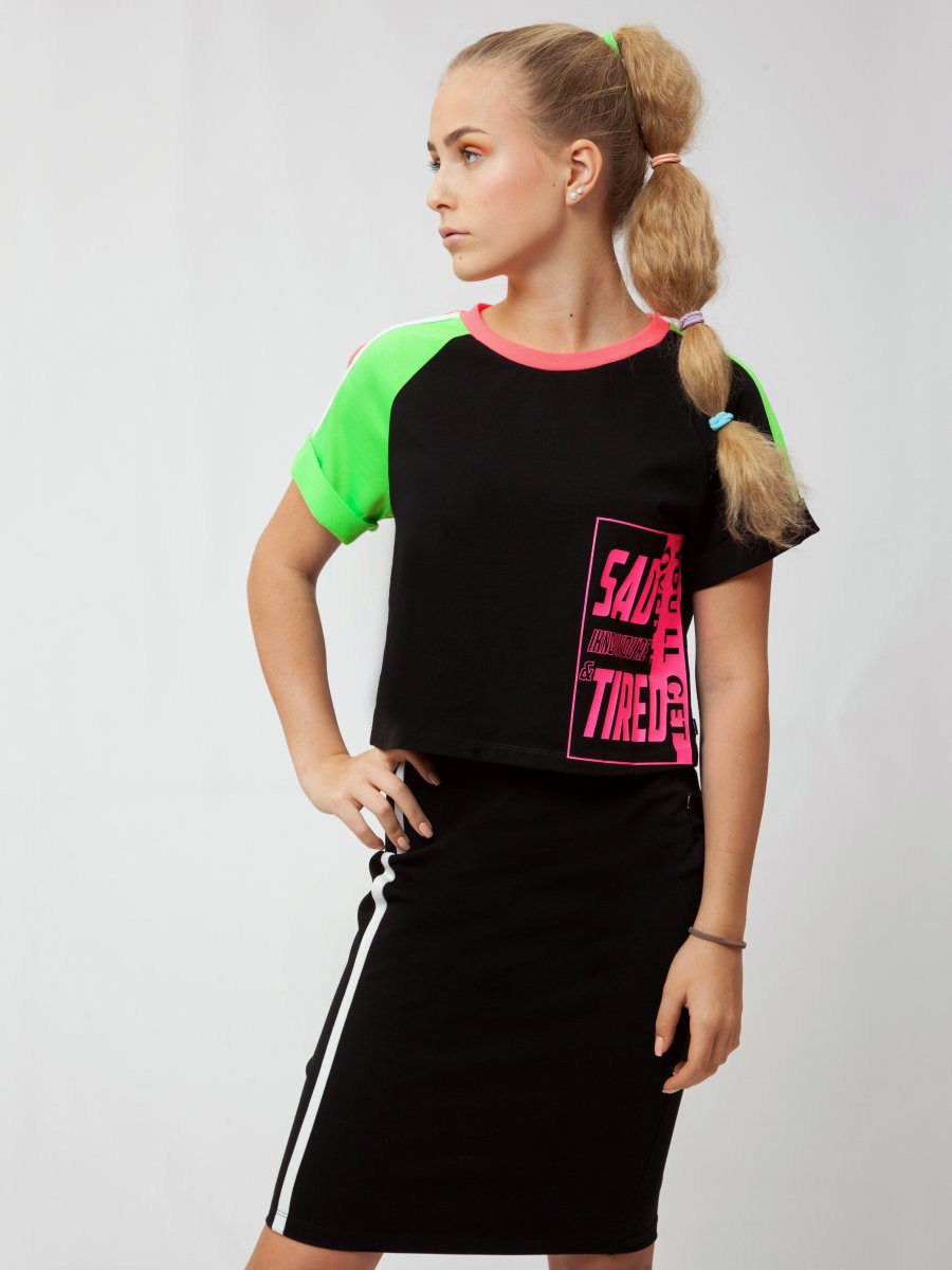 Комплект: футболка укороченная и юбка прилегающего силуэта, цвет: черный
