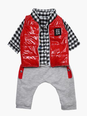 Комплект для мальчика: рубашка, штанишки и жилет на синтепоне
