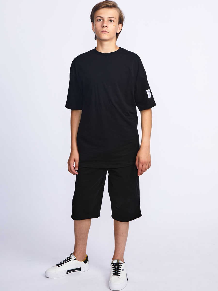 Костюм спортивный:футболка и шорты прямые со средней посадкой, цвет: черный